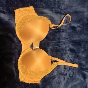SAVAGE X FENTY never before worn demi cup bra